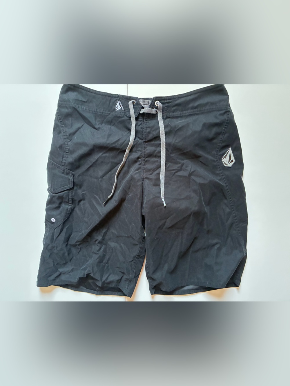 Volcom Black Athletic Swim/Board Shorts - Size 30
